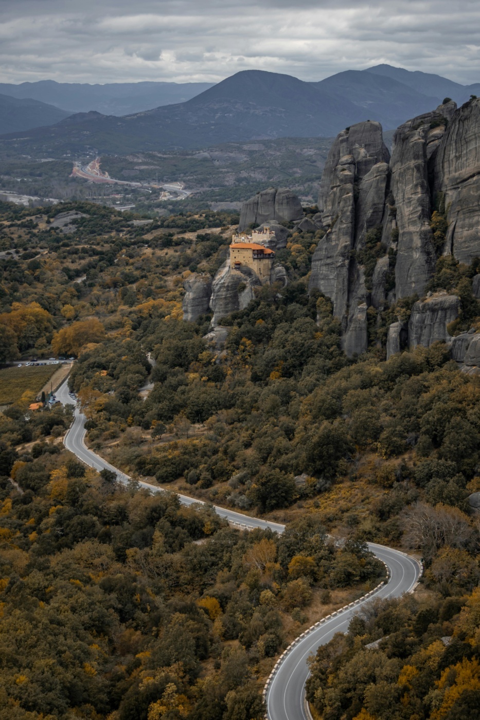 Μοναστήρια Μετεώρων στους βράχους