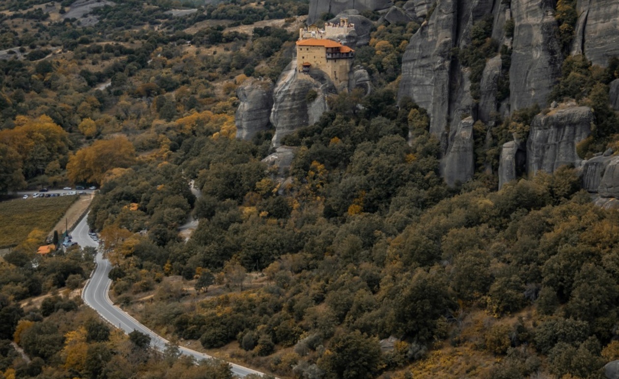 Μοναστήρια Μετεώρων στους βράχους
